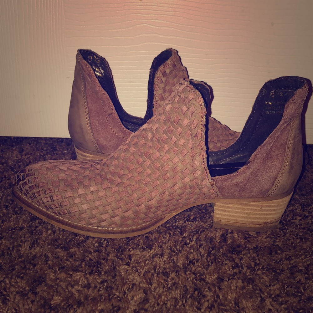 Very Volatile Veracruz Booties